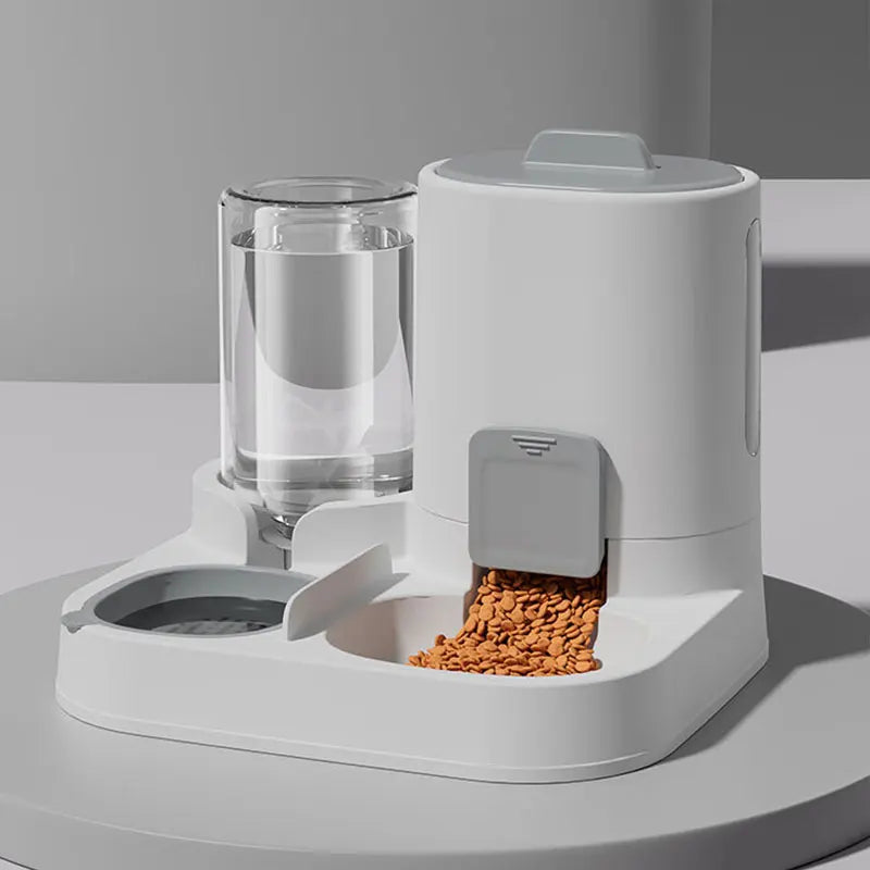 Dispenser automático de água e comedouro para gatos: base branca e recipiente transparente