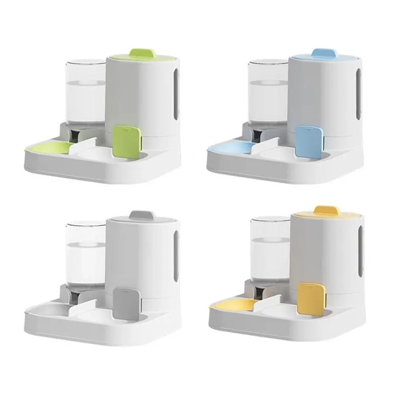 Conjunto de dispensers para gatos com detalhes coloridos verde e azul na base branca